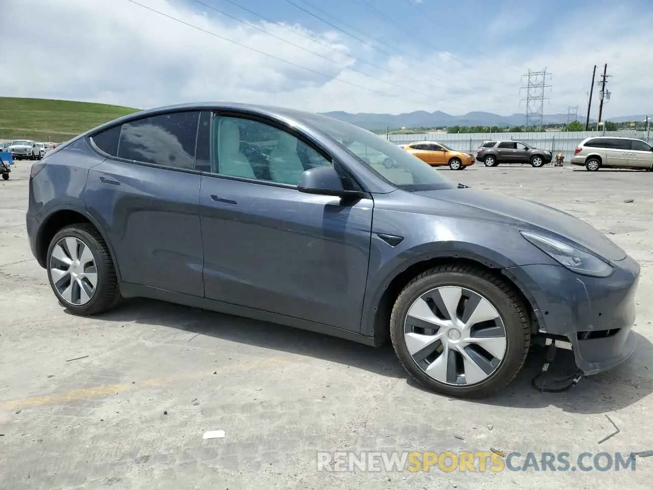 4 Photograph of a damaged car 5YJYGDEE2MF075932 TESLA MODEL Y 2021