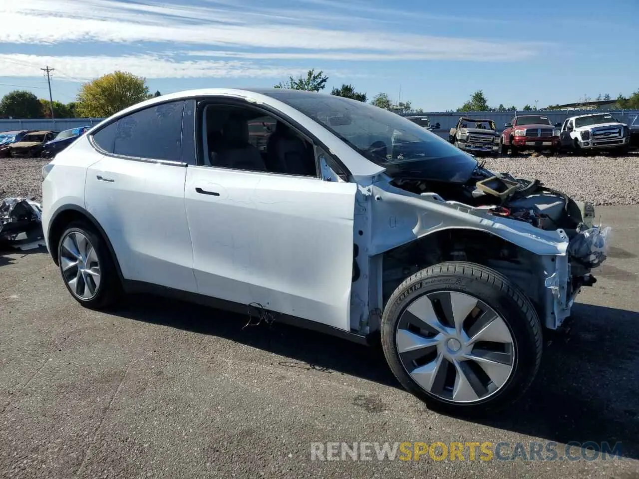 4 Photograph of a damaged car 5YJYGDEE2MF083240 TESLA MODEL Y 2021