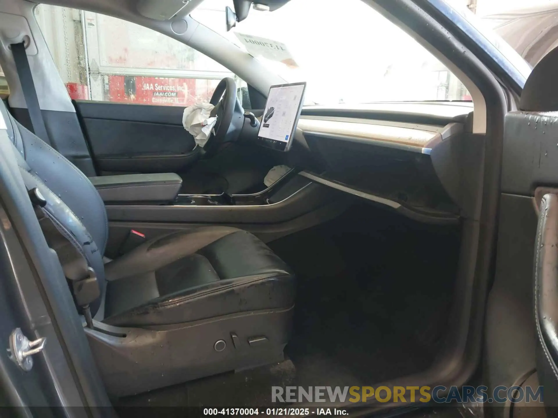 5 Photograph of a damaged car 5YJYGDEE2MF087871 TESLA MODEL Y 2021