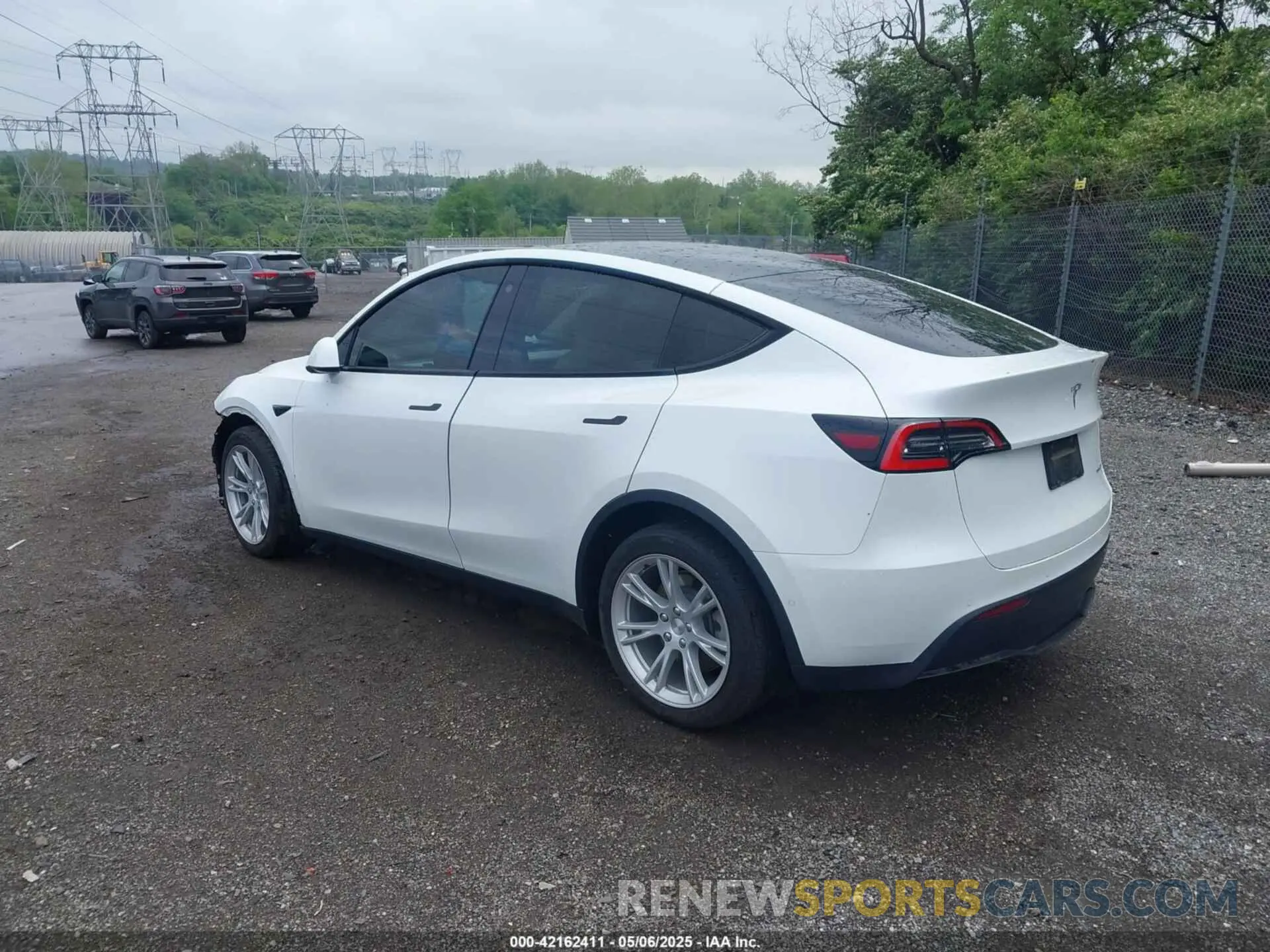 3 Фотография поврежденного автомобиля 5YJYGDEE2MF098692 TESLA MODEL Y 2021