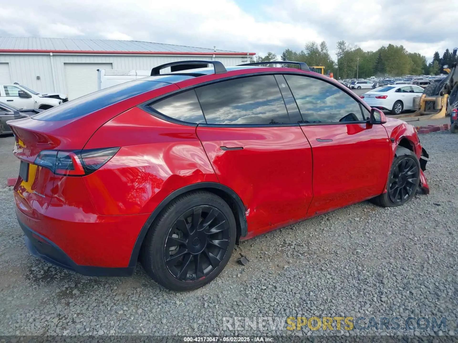 4 Photograph of a damaged car 5YJYGDEE2MF099373 TESLA MODEL Y 2021