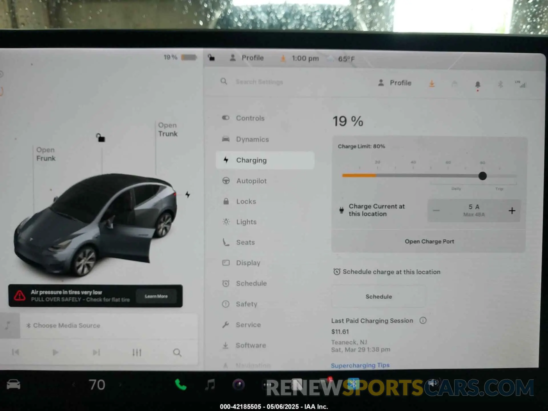 17 Photograph of a damaged car 5YJYGDEE2MF121792 TESLA MODEL Y 2021