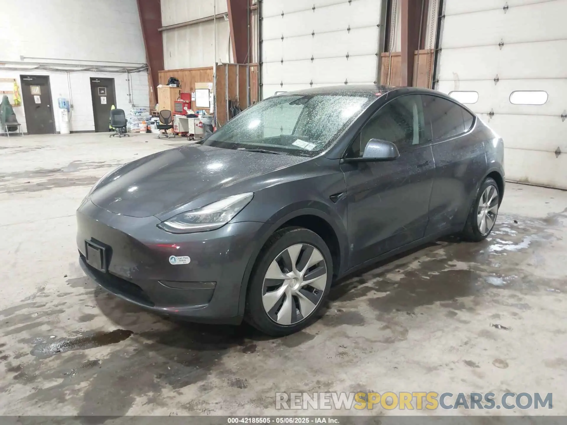 2 Photograph of a damaged car 5YJYGDEE2MF121792 TESLA MODEL Y 2021