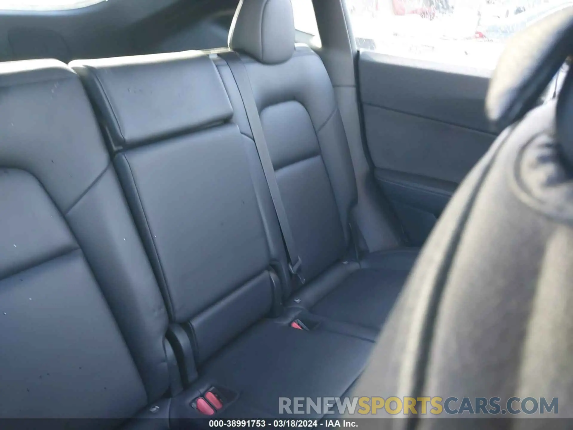 7 Photograph of a damaged car 5YJYGDEE2MF153433 TESLA MODEL Y 2021