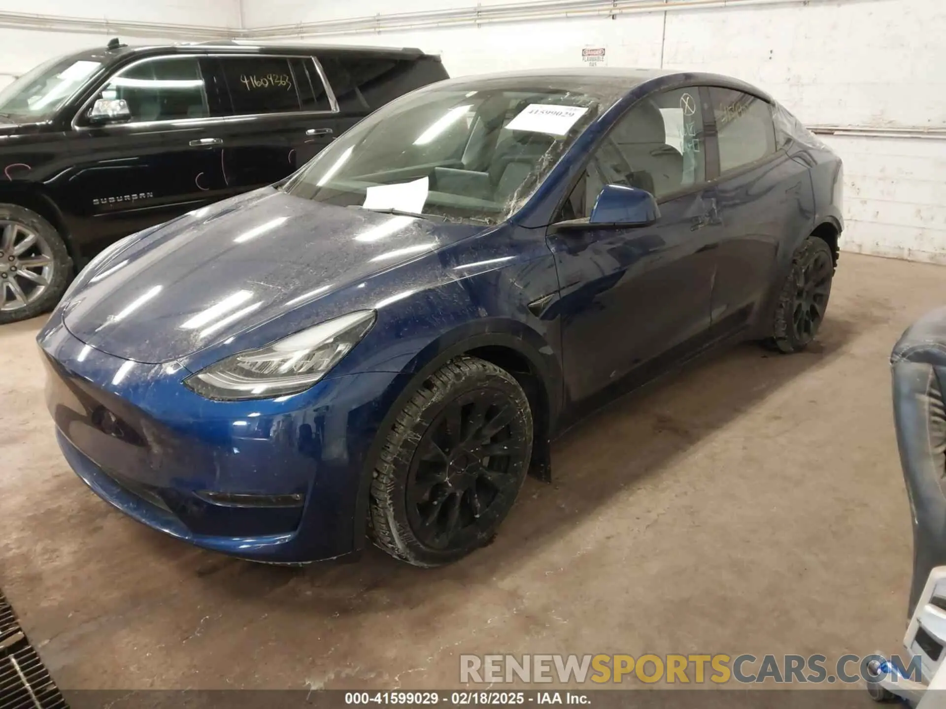 2 Photograph of a damaged car 5YJYGDEE2MF185945 TESLA MODEL Y 2021