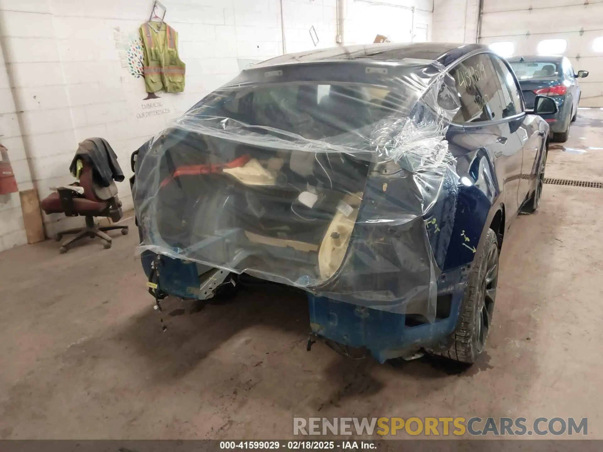 6 Photograph of a damaged car 5YJYGDEE2MF185945 TESLA MODEL Y 2021