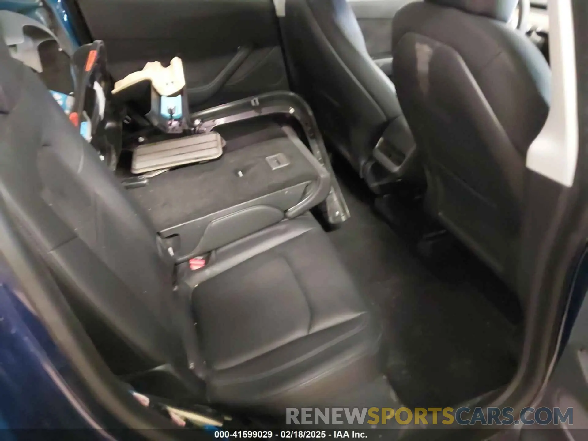 8 Photograph of a damaged car 5YJYGDEE2MF185945 TESLA MODEL Y 2021