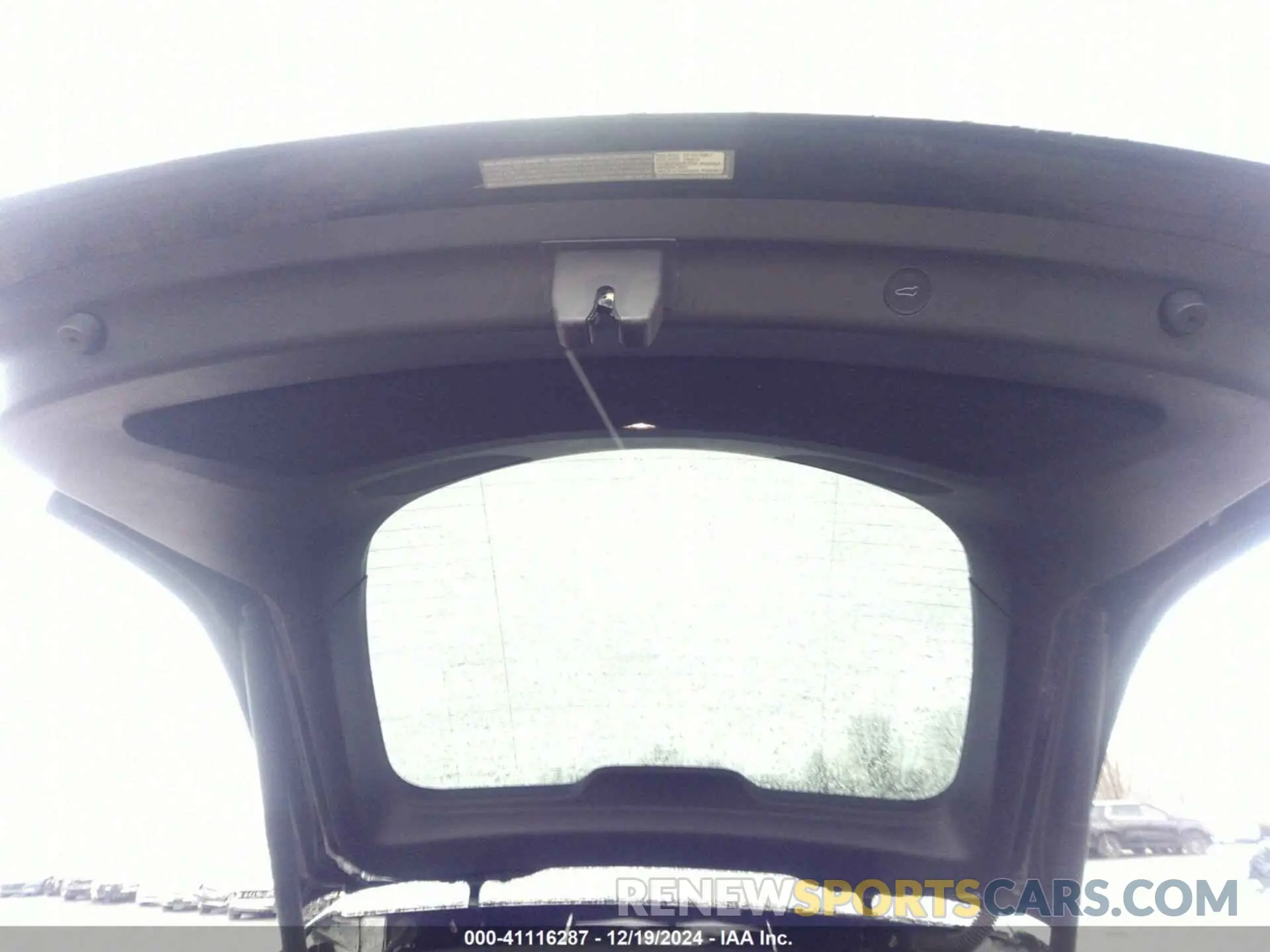 21 Photograph of a damaged car 5YJYGDEE2MF191003 TESLA MODEL Y 2021