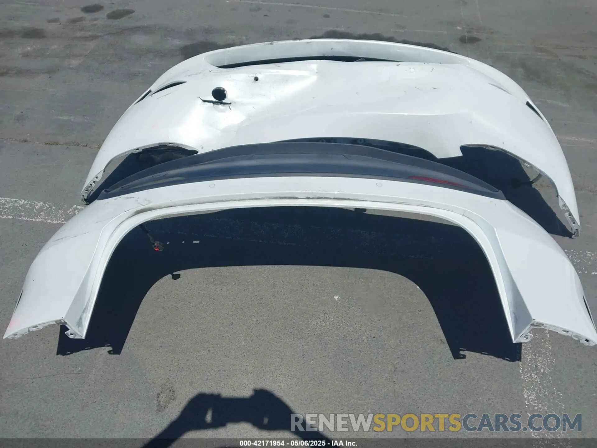 12 Photograph of a damaged car 5YJYGDEE2MF225098 TESLA MODEL Y 2021