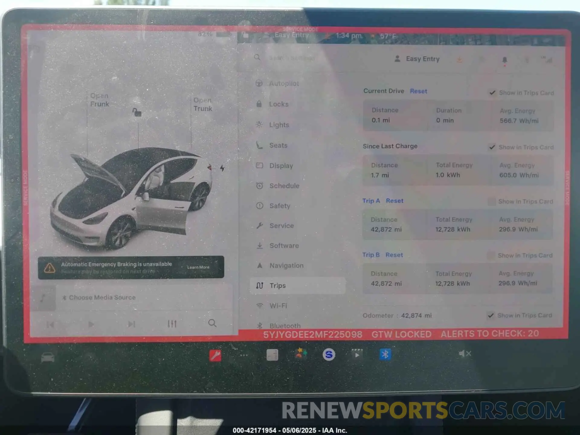 19 Photograph of a damaged car 5YJYGDEE2MF225098 TESLA MODEL Y 2021