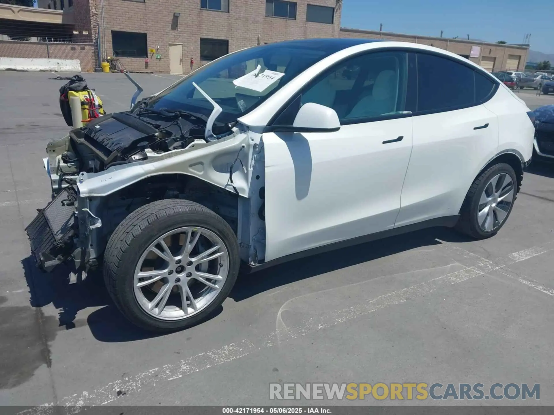 2 Photograph of a damaged car 5YJYGDEE2MF225098 TESLA MODEL Y 2021