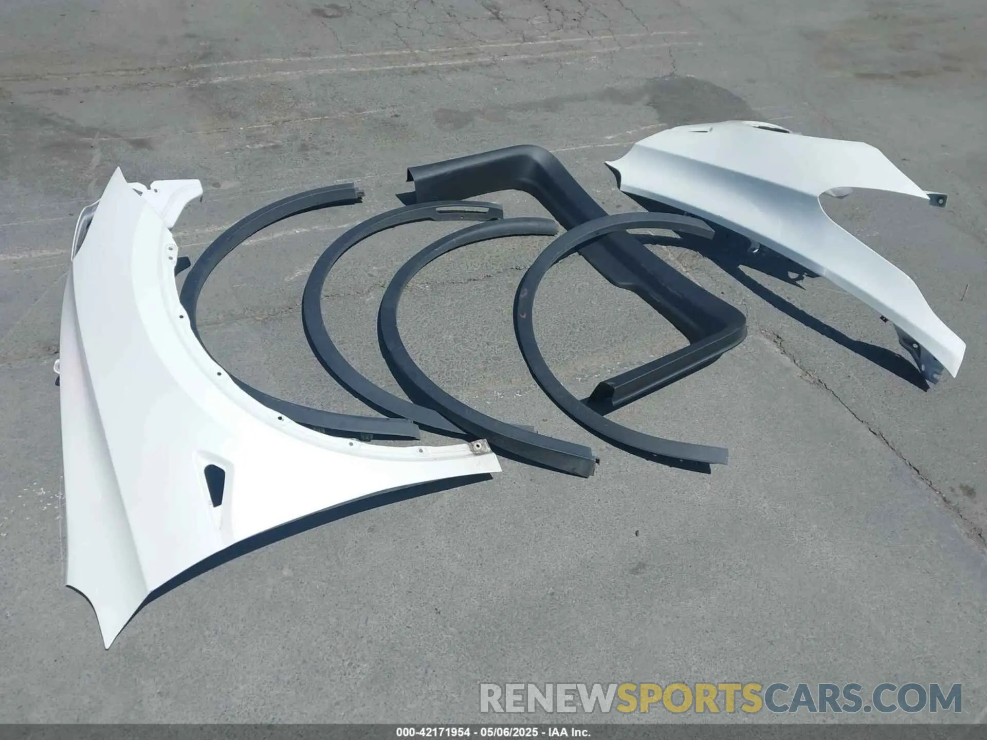 20 Photograph of a damaged car 5YJYGDEE2MF225098 TESLA MODEL Y 2021