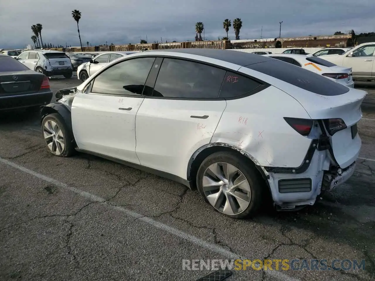 2 Фотография поврежденного автомобиля 5YJYGDEE2MF278223 TESLA MODEL Y 2021