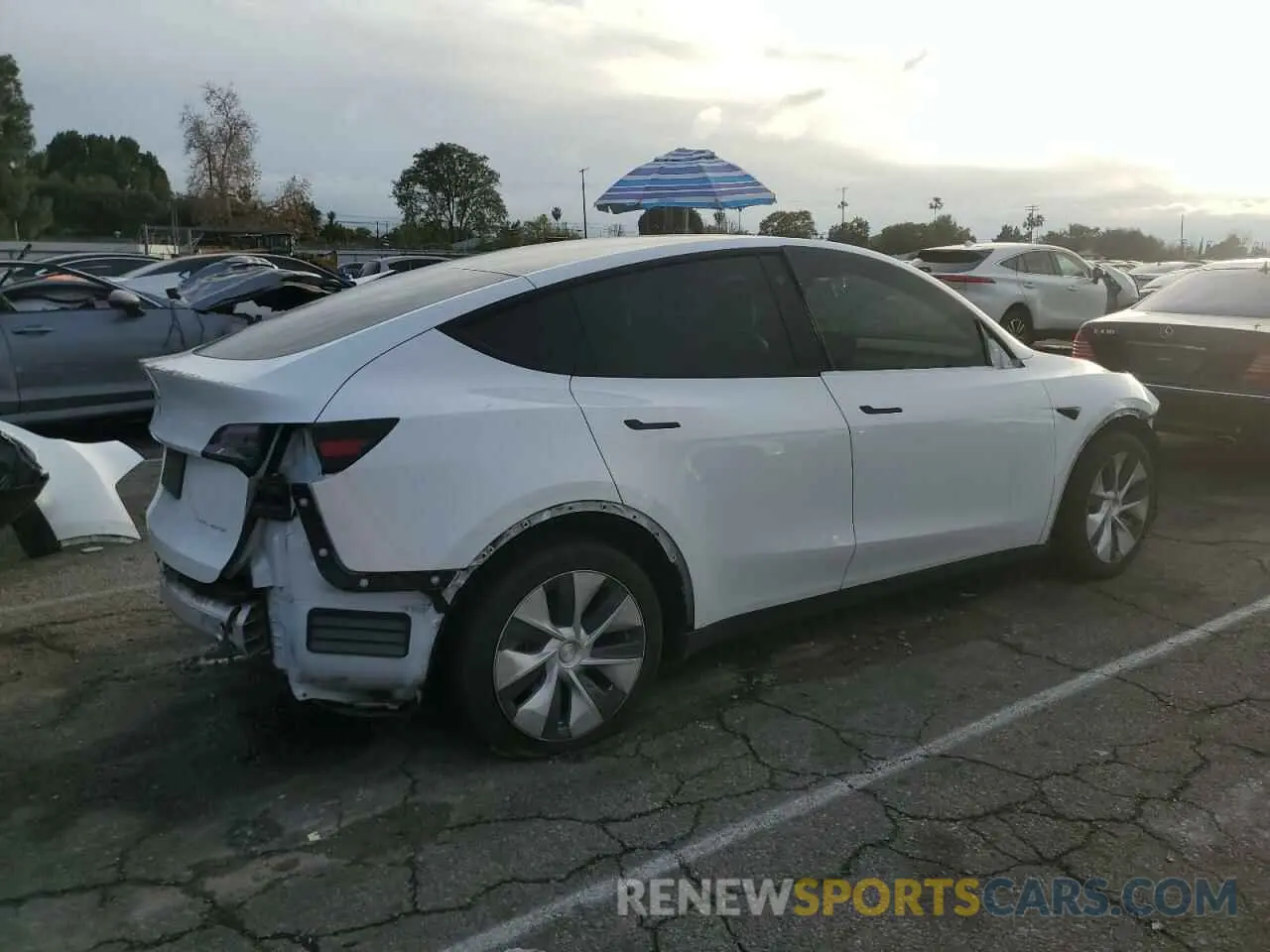 3 Фотография поврежденного автомобиля 5YJYGDEE2MF278223 TESLA MODEL Y 2021