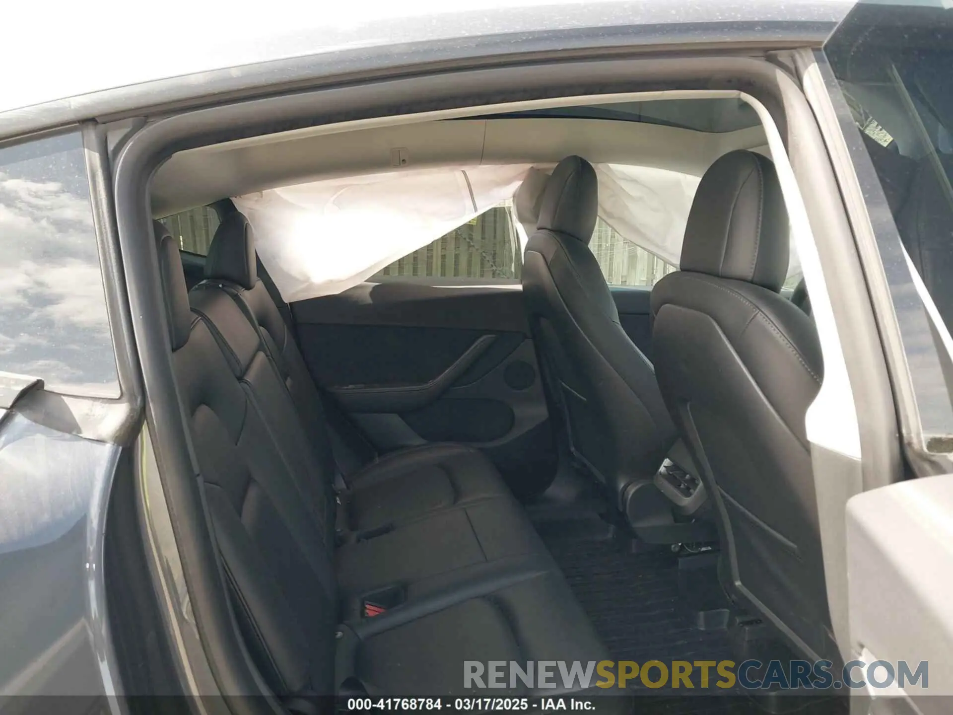 8 Photograph of a damaged car 5YJYGDEE2MF300009 TESLA MODEL Y 2021