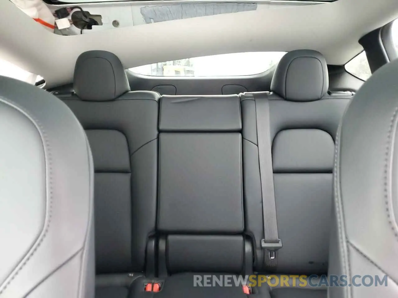 10 Photograph of a damaged car 5YJYGDEE2MF303332 TESLA MODEL Y 2021