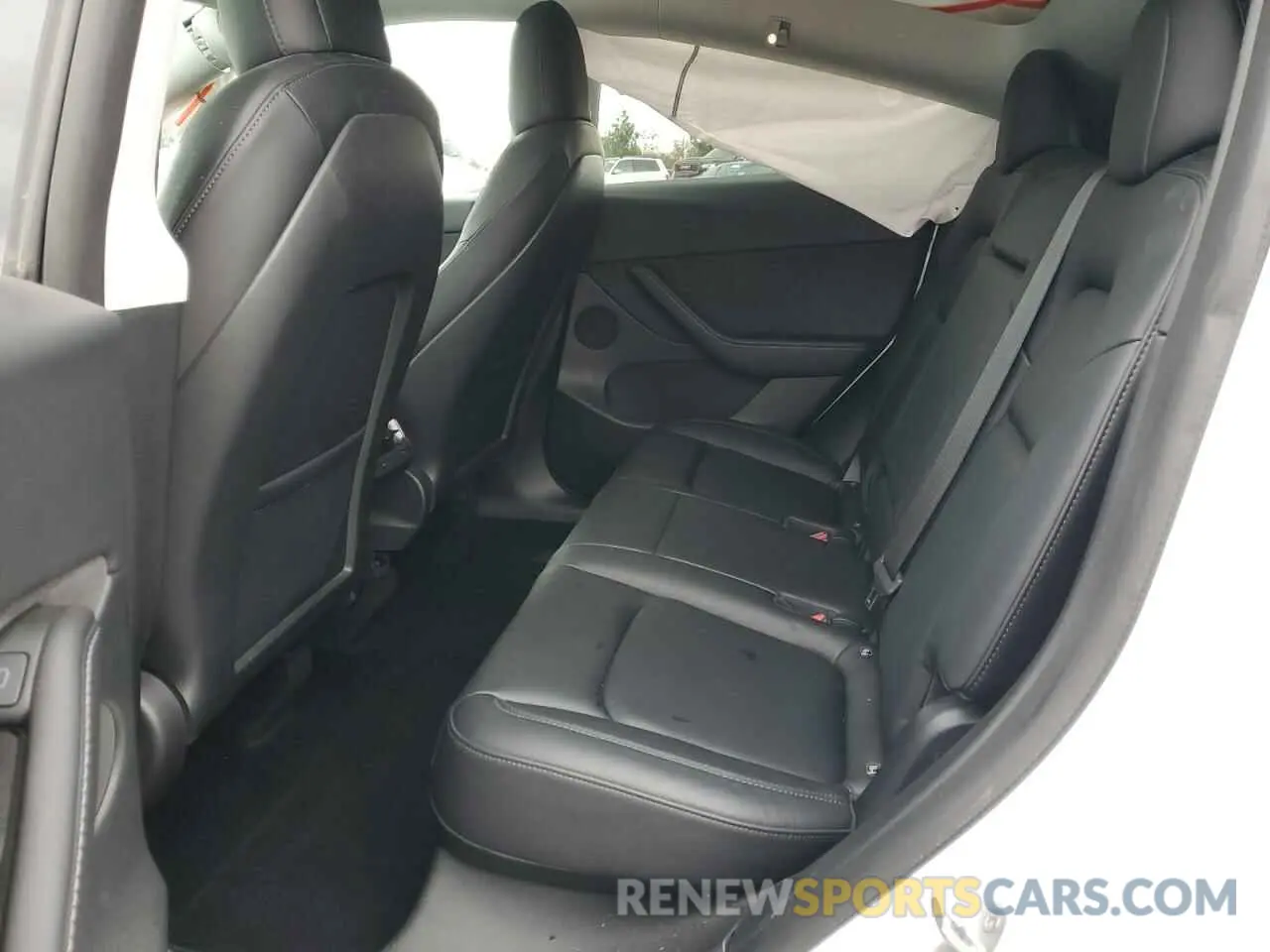 11 Photograph of a damaged car 5YJYGDEE2MF303332 TESLA MODEL Y 2021