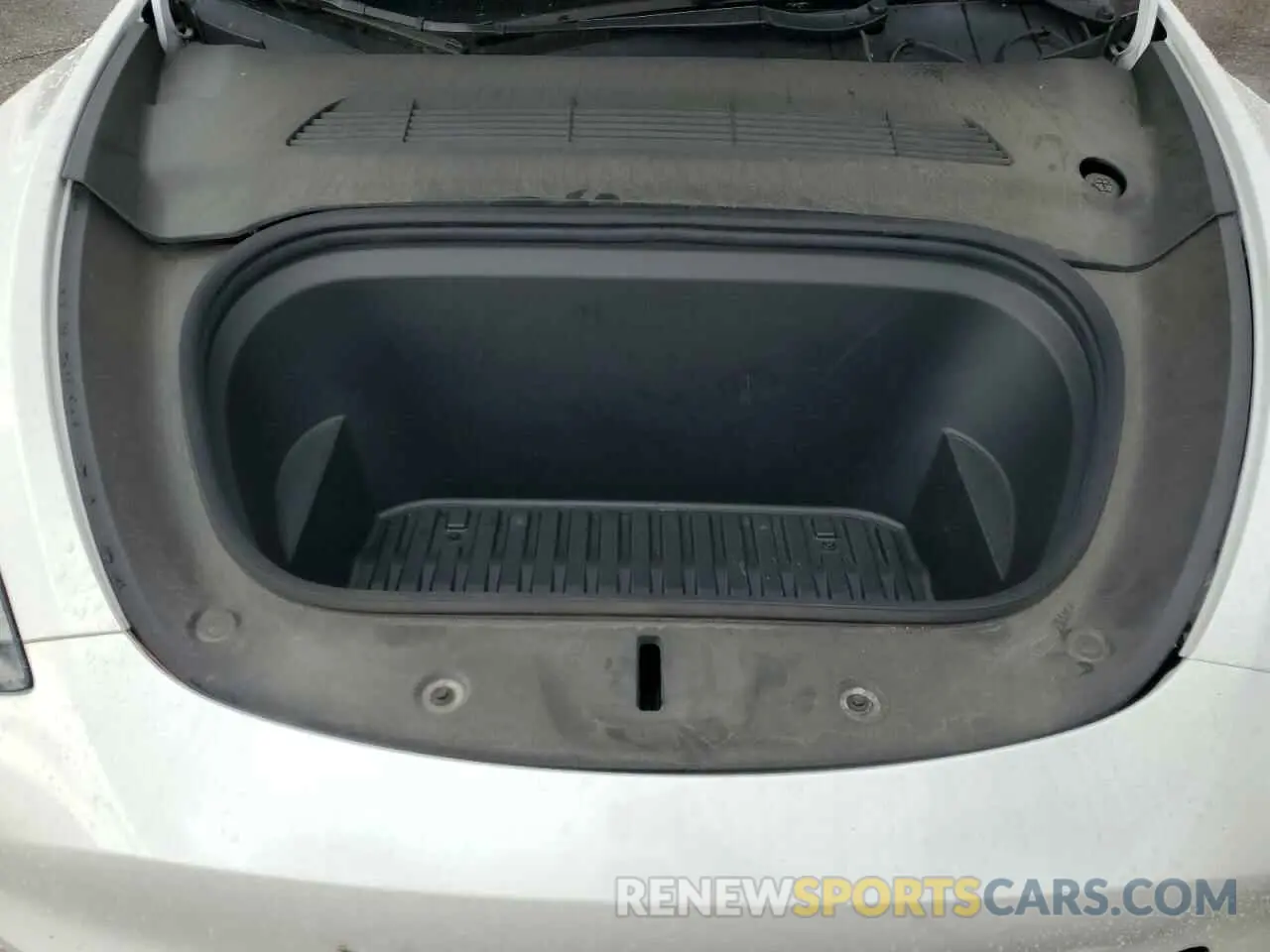 13 Photograph of a damaged car 5YJYGDEE2MF303332 TESLA MODEL Y 2021
