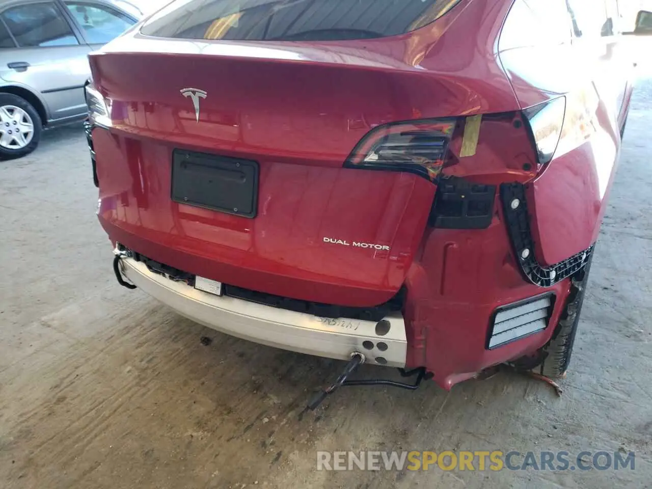 9 Photograph of a damaged car 5YJYGDEE3MF074661 TESLA MODEL Y 2021