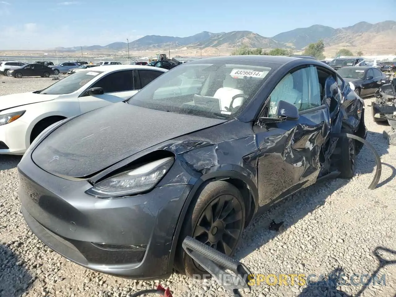 1 Photograph of a damaged car 5YJYGDEE3MF075535 TESLA MODEL Y 2021