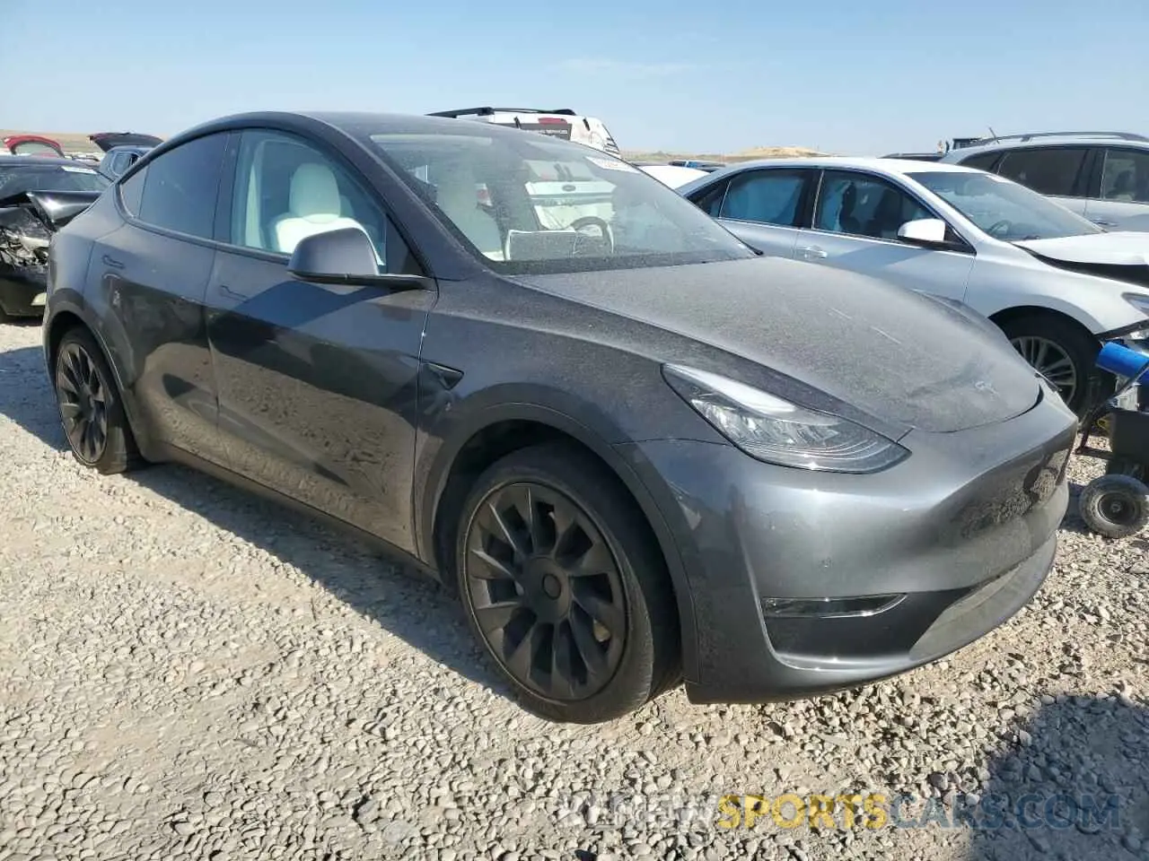 4 Photograph of a damaged car 5YJYGDEE3MF075535 TESLA MODEL Y 2021