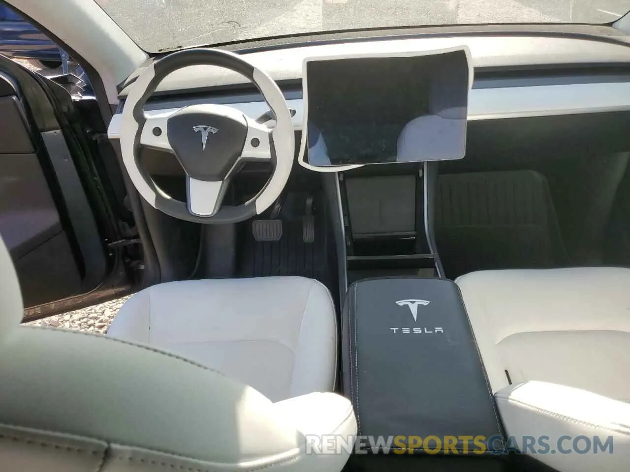 8 Photograph of a damaged car 5YJYGDEE3MF075535 TESLA MODEL Y 2021