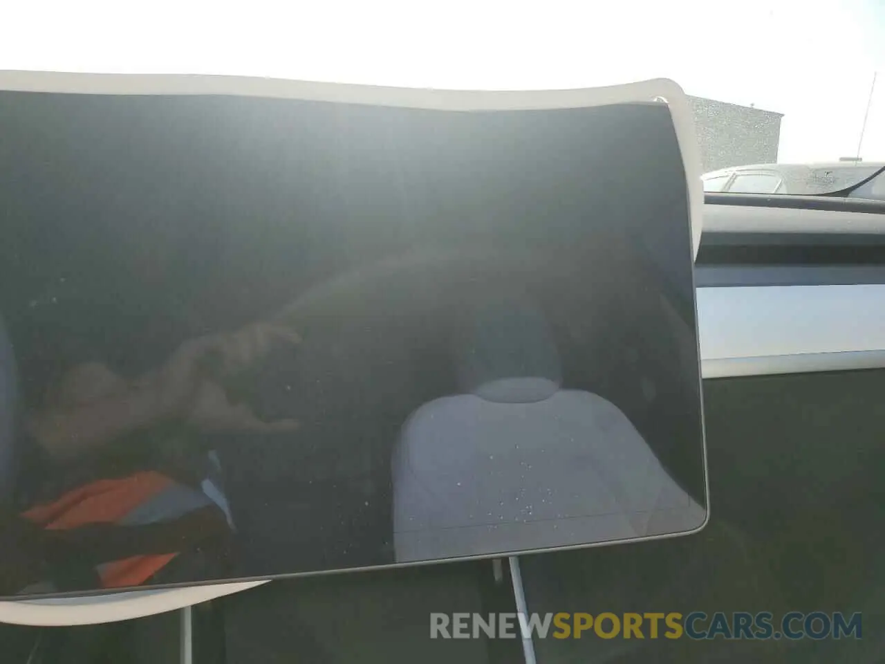 9 Photograph of a damaged car 5YJYGDEE3MF075535 TESLA MODEL Y 2021