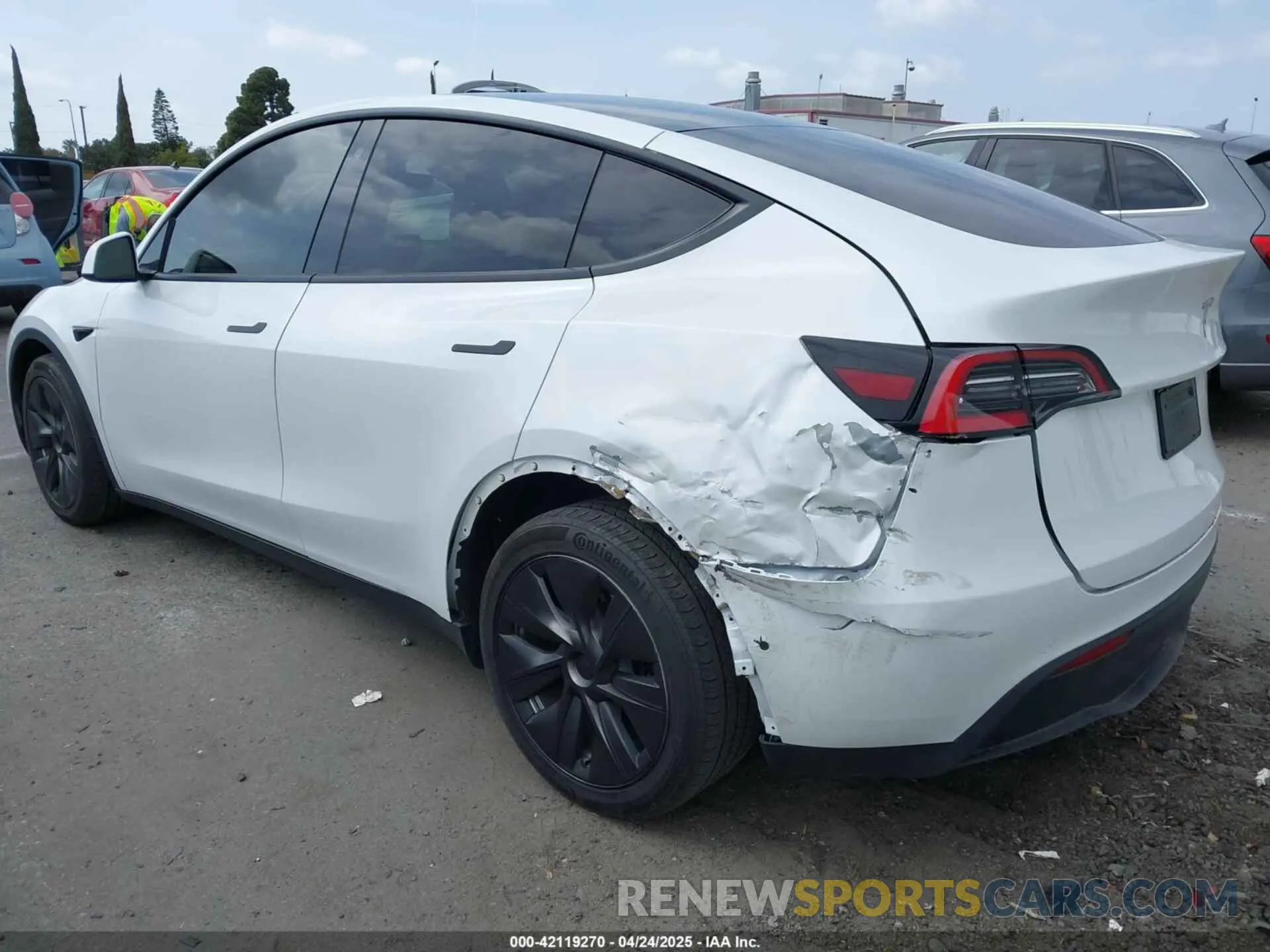 3 Фотография поврежденного автомобиля 5YJYGDEE3MF081304 TESLA MODEL Y 2021