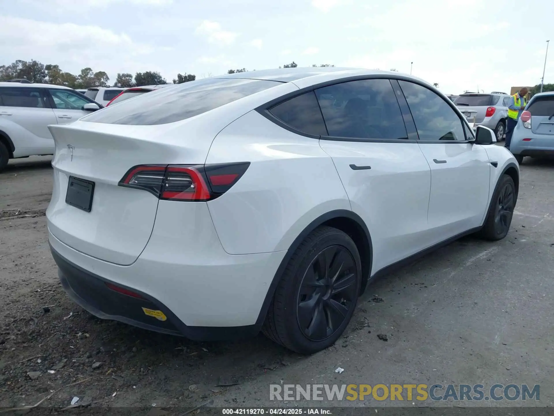4 Фотография поврежденного автомобиля 5YJYGDEE3MF081304 TESLA MODEL Y 2021