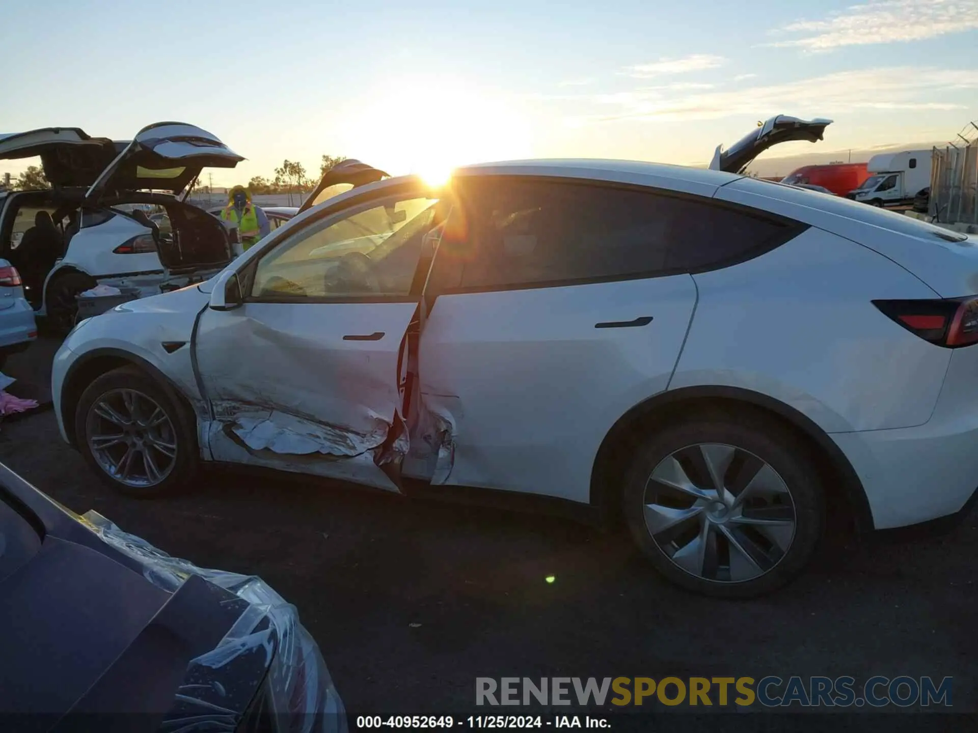 14 Фотография поврежденного автомобиля 5YJYGDEE3MF090536 TESLA MODEL Y 2021
