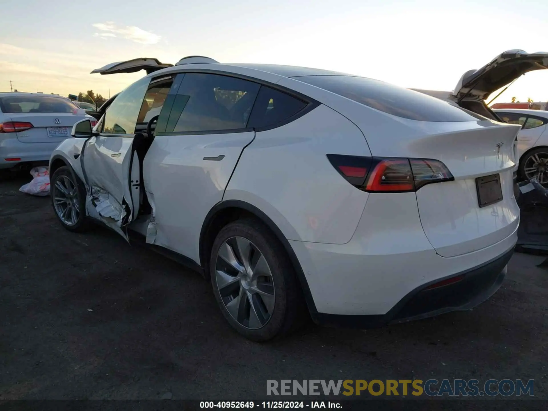 3 Фотография поврежденного автомобиля 5YJYGDEE3MF090536 TESLA MODEL Y 2021