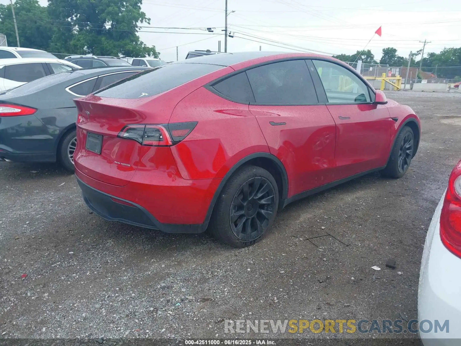 4 Фотография поврежденного автомобиля 5YJYGDEE3MF092447 TESLA MODEL Y 2021