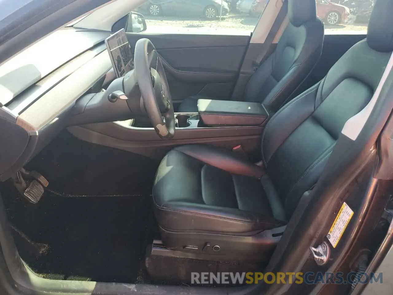 7 Photograph of a damaged car 5YJYGDEE3MF106623 TESLA MODEL Y 2021