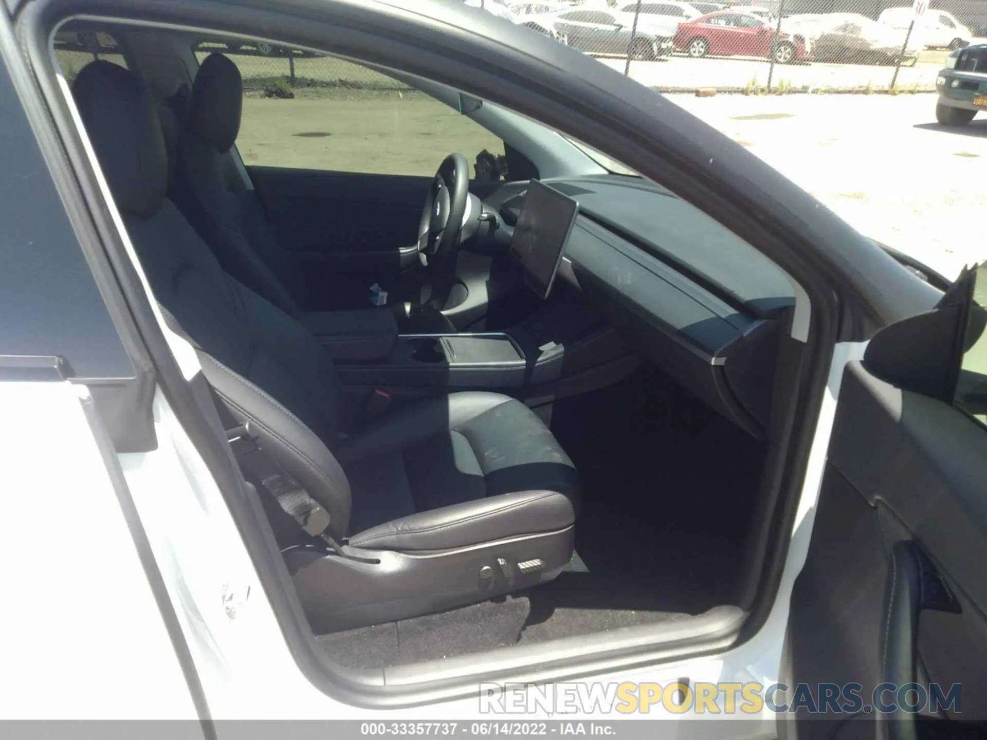 5 Photograph of a damaged car 5YJYGDEE3MF139802 TESLA MODEL Y 2021