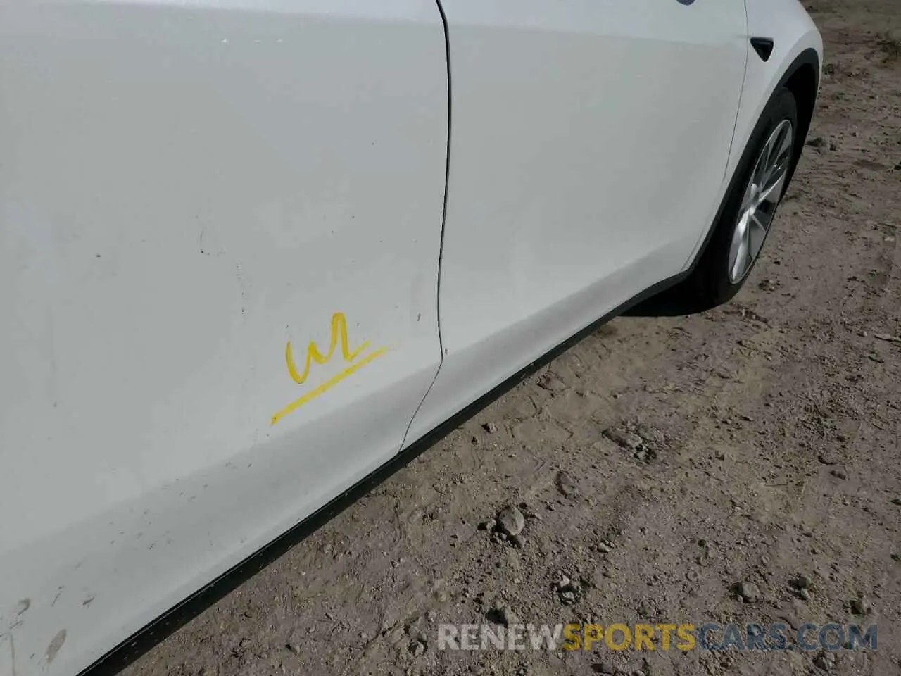 12 Photograph of a damaged car 5YJYGDEE3MF142070 TESLA MODEL Y 2021