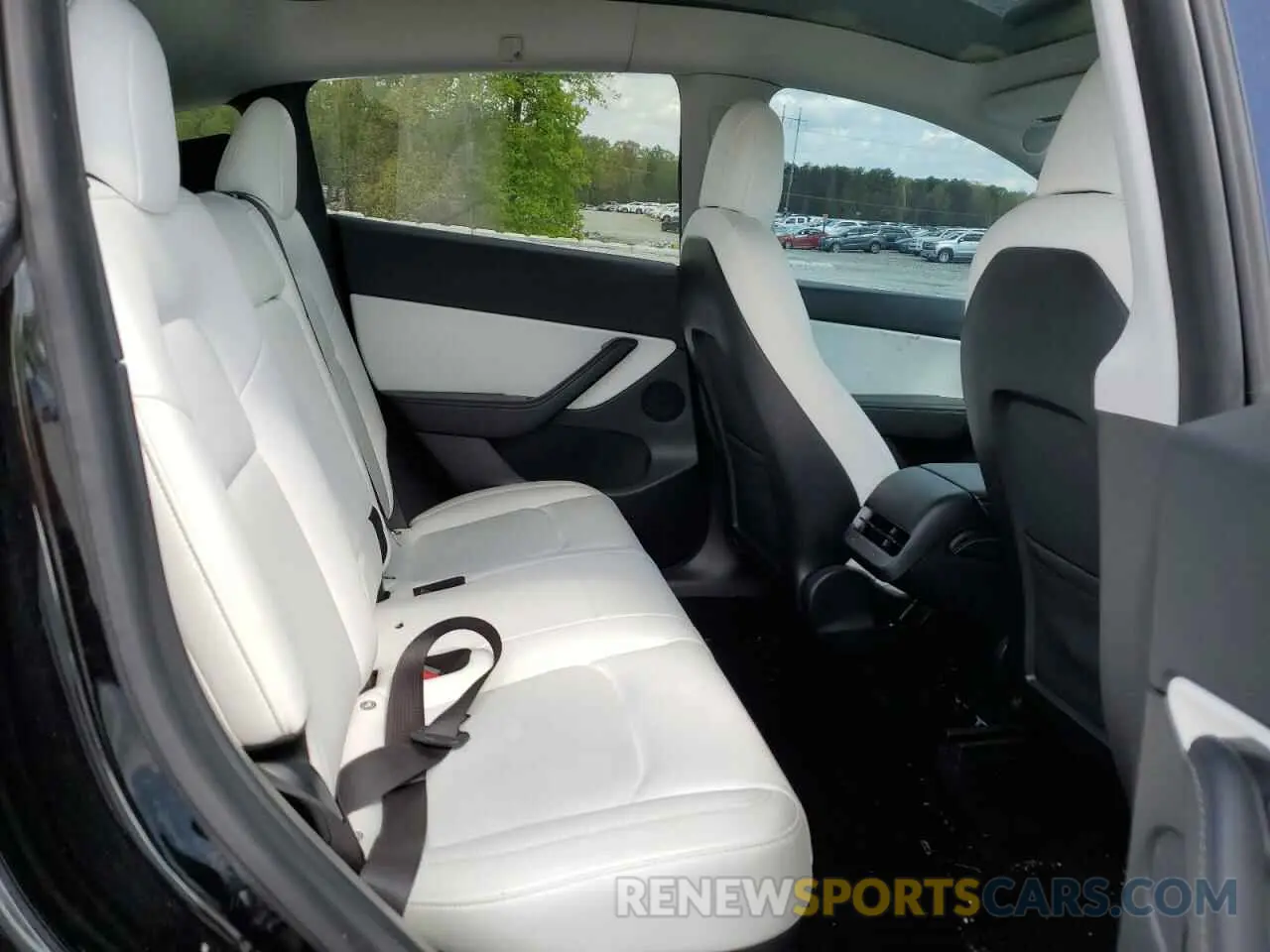 10 Photograph of a damaged car 5YJYGDEE3MF151481 TESLA MODEL Y 2021