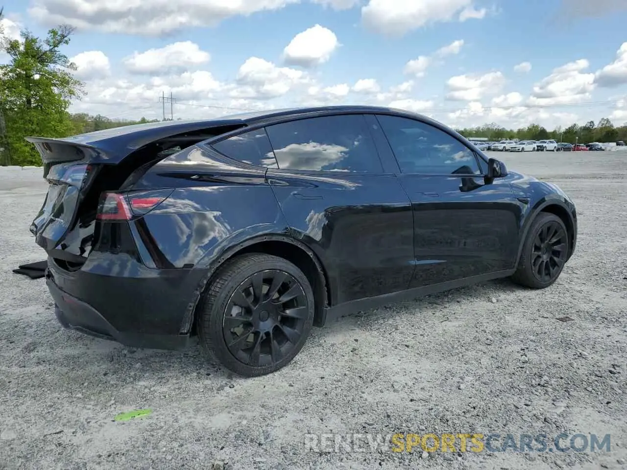 3 Photograph of a damaged car 5YJYGDEE3MF151481 TESLA MODEL Y 2021