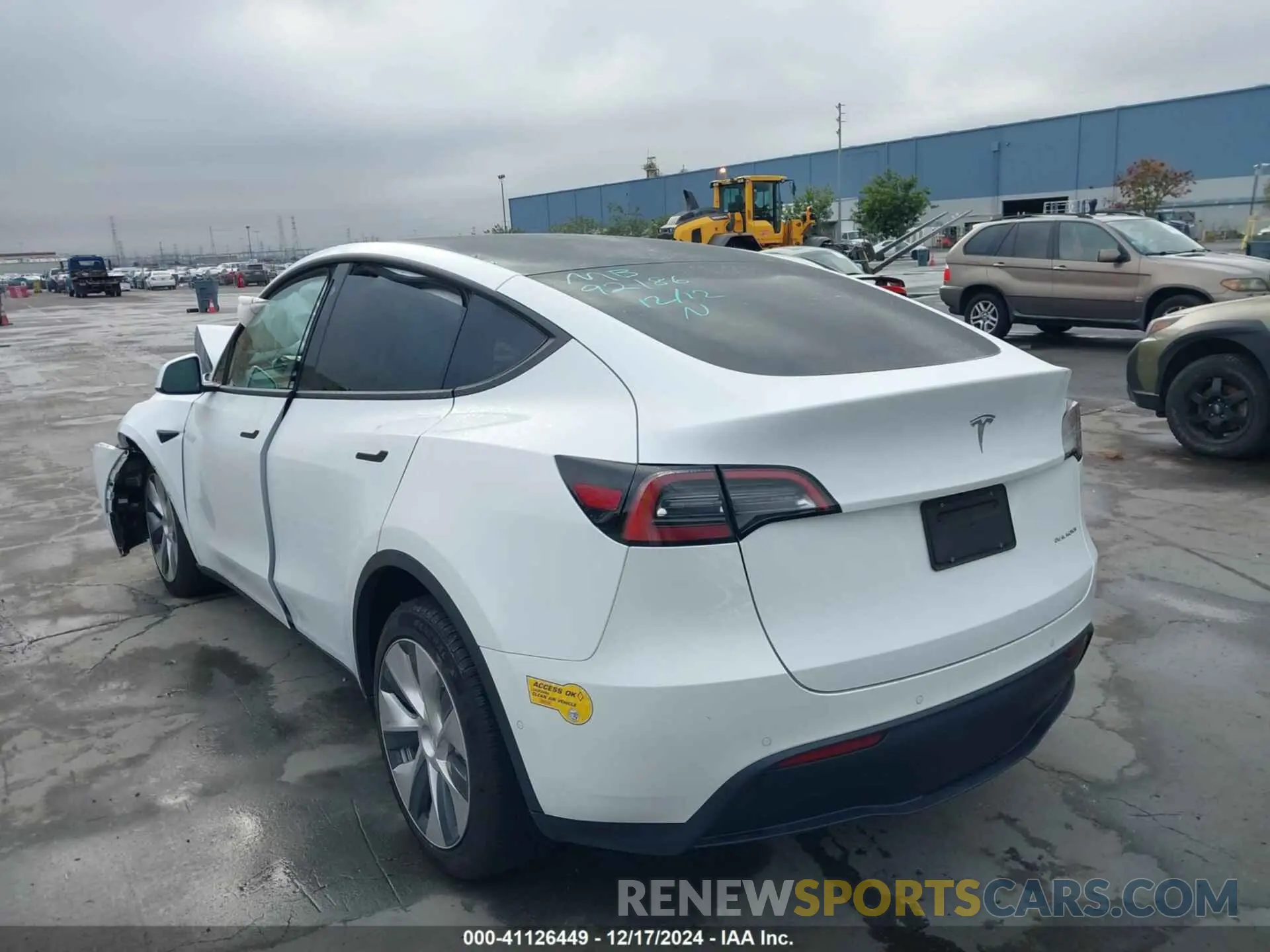 3 Photograph of a damaged car 5YJYGDEE3MF160925 TESLA MODEL Y 2021
