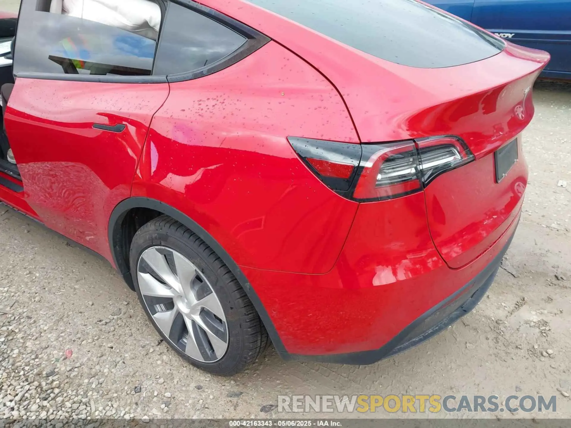 3 Photograph of a damaged car 5YJYGDEE3MF173321 TESLA MODEL Y 2021