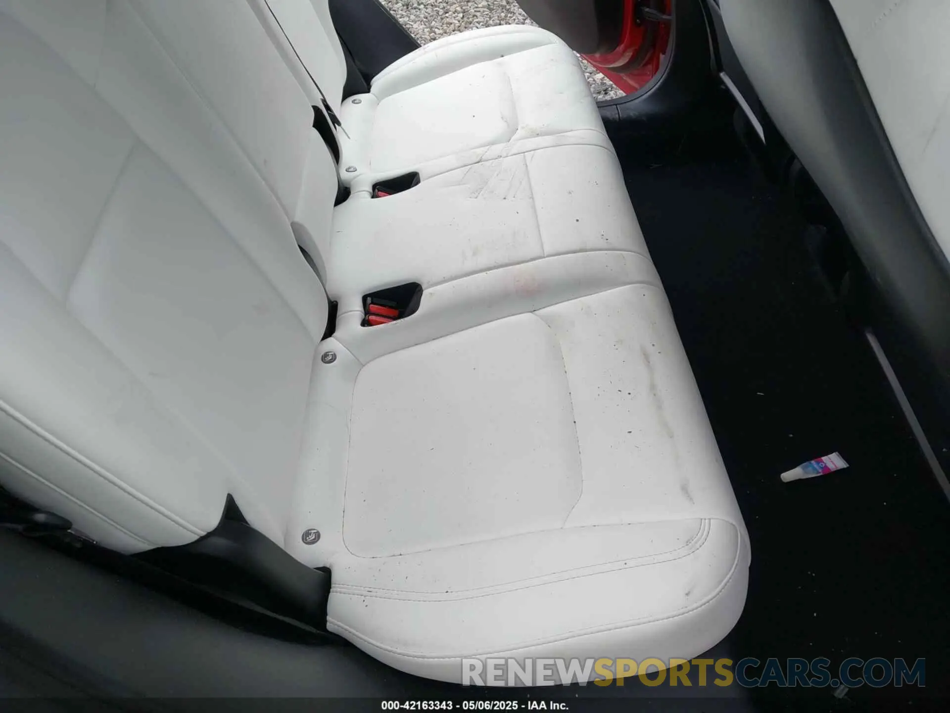 8 Photograph of a damaged car 5YJYGDEE3MF173321 TESLA MODEL Y 2021