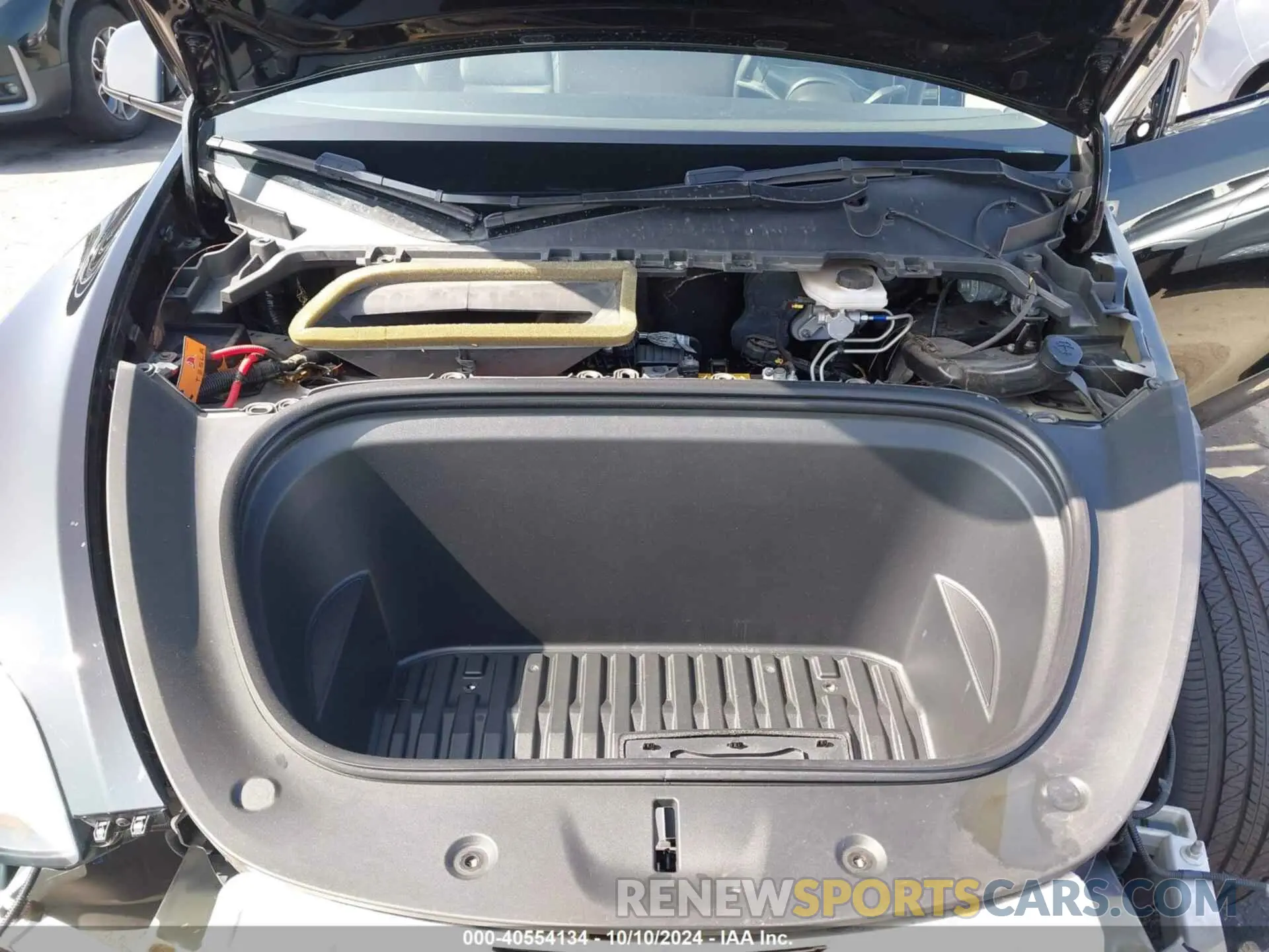 10 Photograph of a damaged car 5YJYGDEE3MF207290 TESLA MODEL Y 2021
