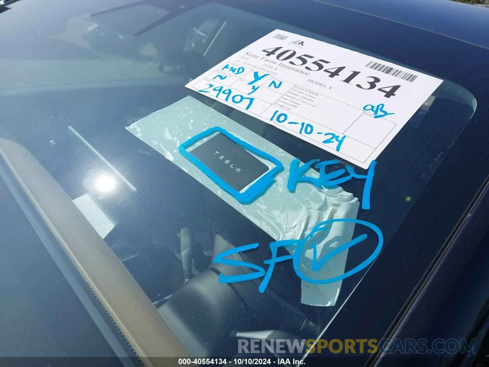 11 Photograph of a damaged car 5YJYGDEE3MF207290 TESLA MODEL Y 2021