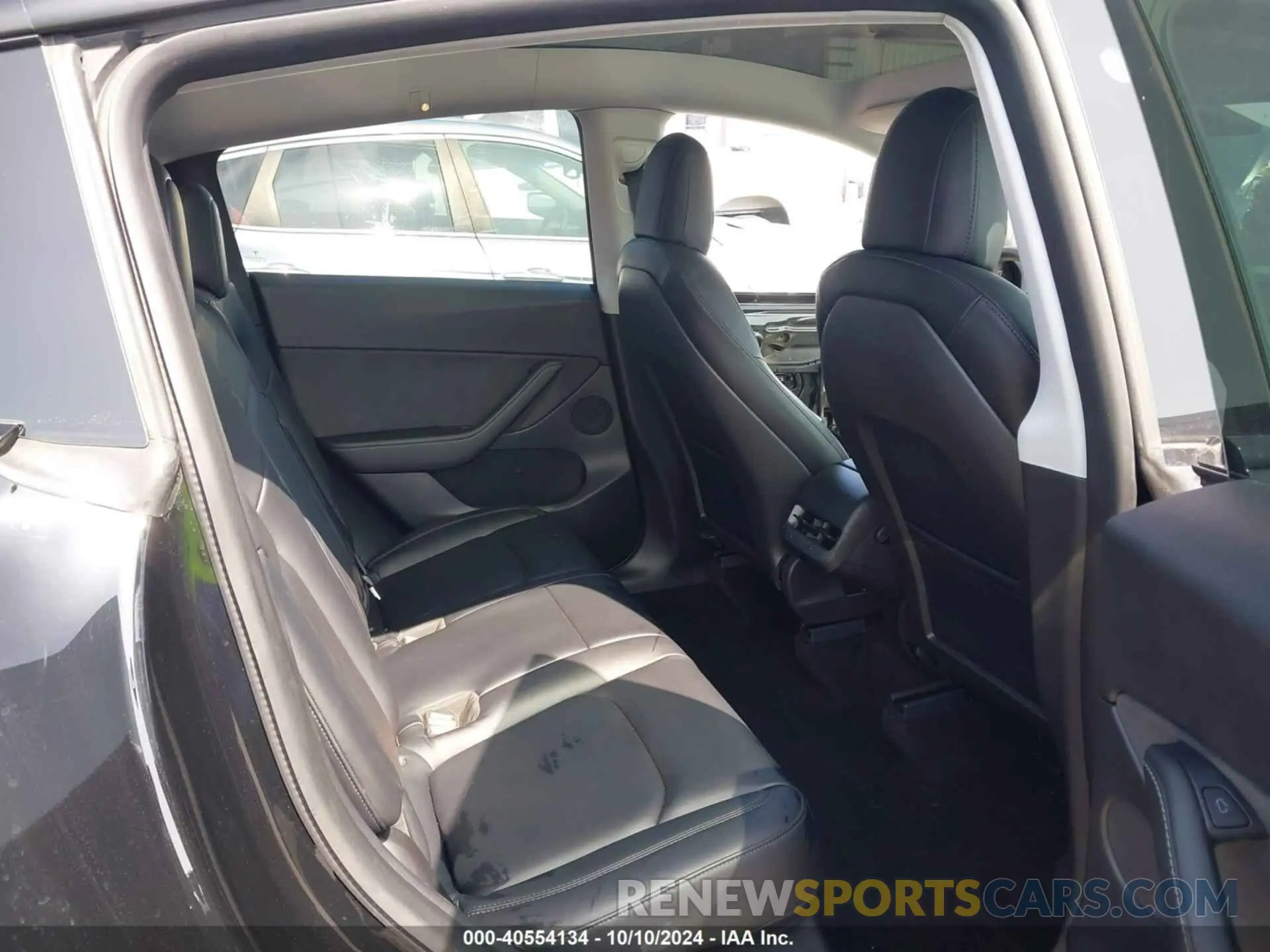 8 Photograph of a damaged car 5YJYGDEE3MF207290 TESLA MODEL Y 2021