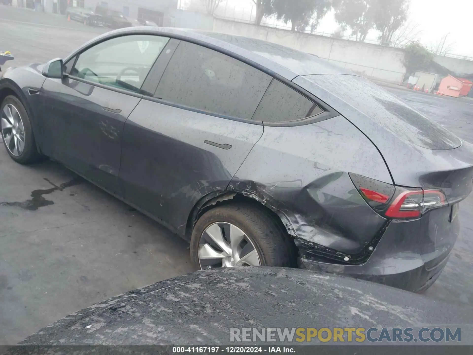 3 Photograph of a damaged car 5YJYGDEE3MF258160 TESLA MODEL Y 2021