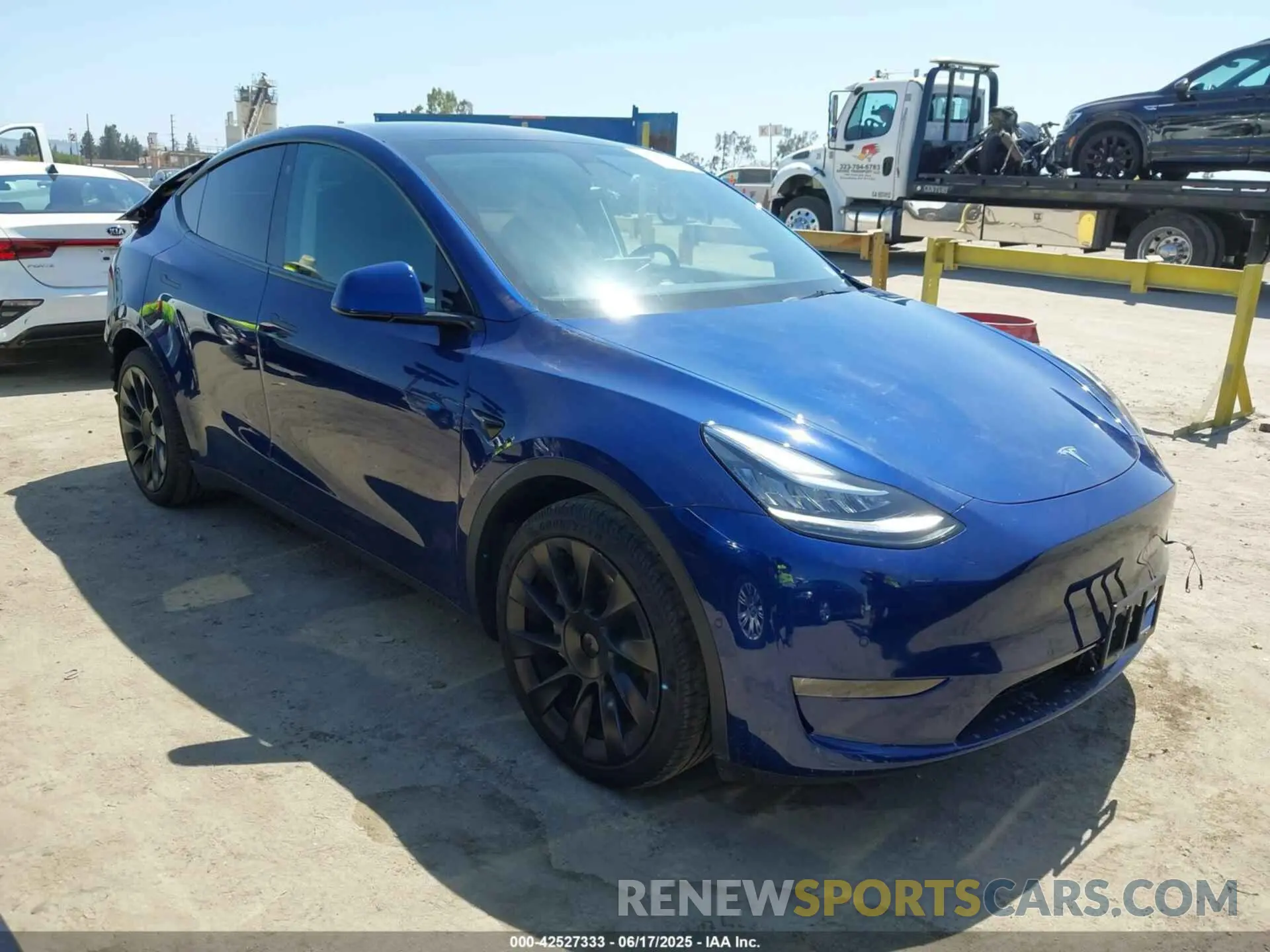 1 Photograph of a damaged car 5YJYGDEE3MF275766 TESLA MODEL Y 2021