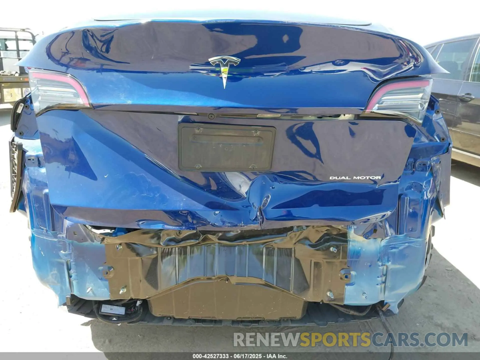 6 Photograph of a damaged car 5YJYGDEE3MF275766 TESLA MODEL Y 2021