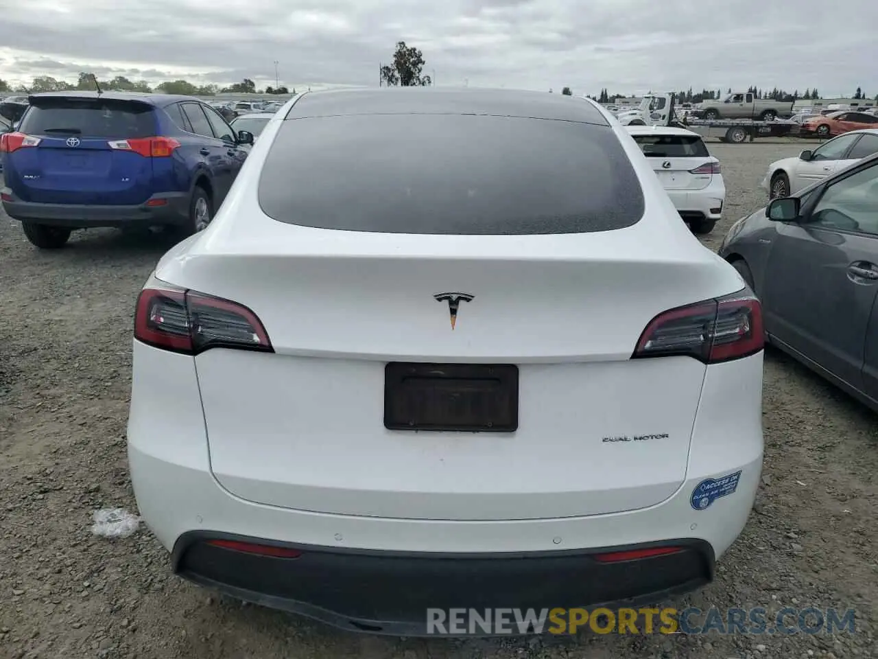 6 Photograph of a damaged car 5YJYGDEE3MF276075 TESLA MODEL Y 2021