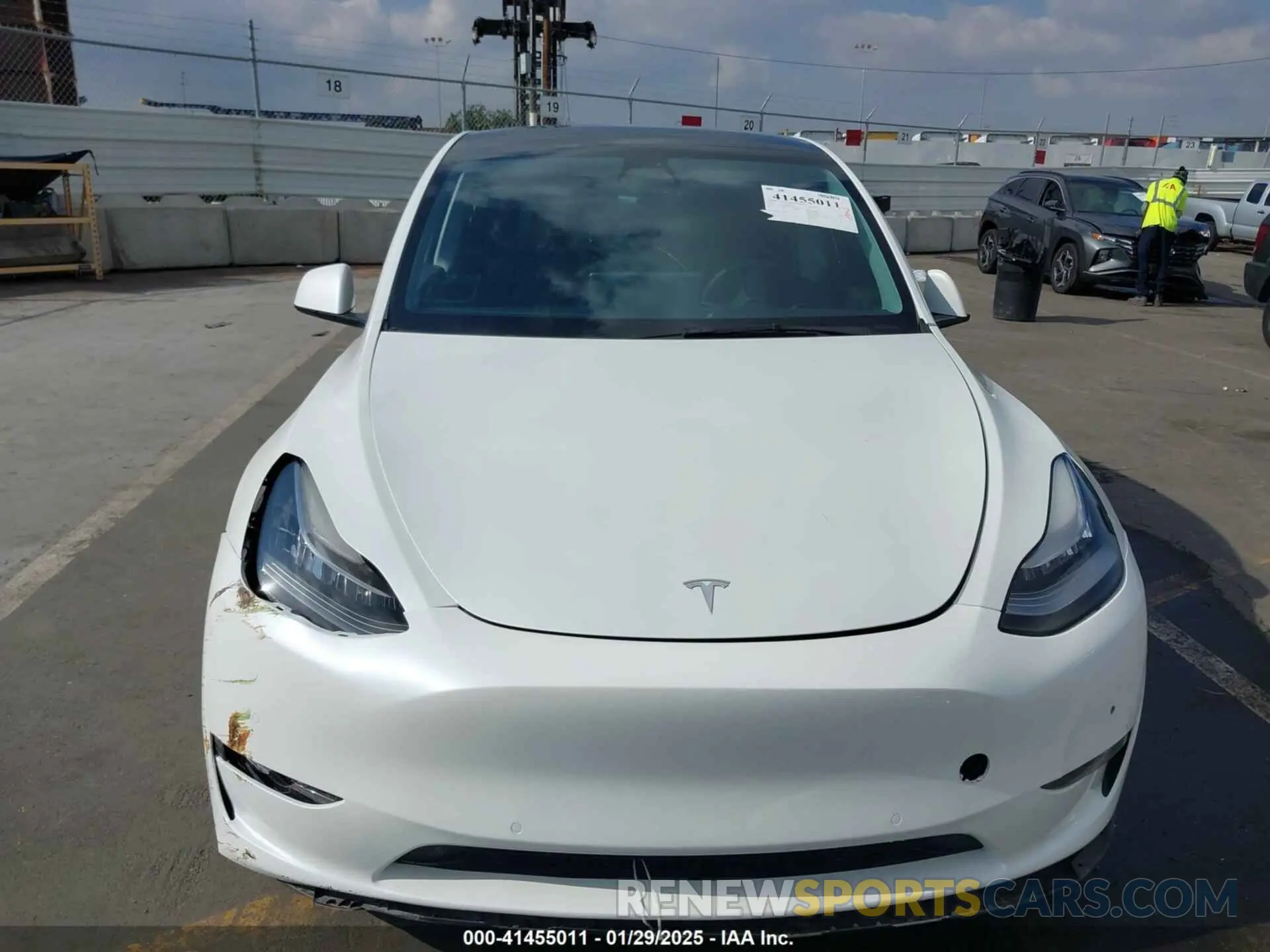 13 Photograph of a damaged car 5YJYGDEE3MF286959 TESLA MODEL Y 2021