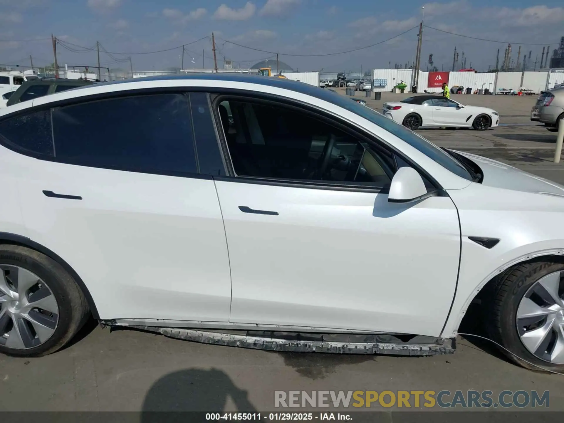 14 Photograph of a damaged car 5YJYGDEE3MF286959 TESLA MODEL Y 2021