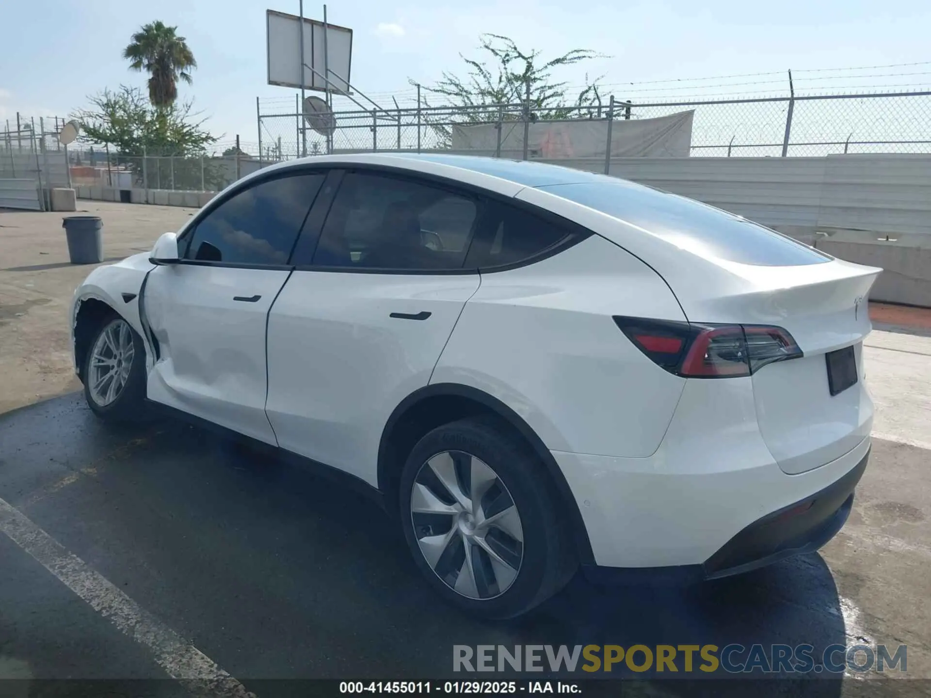 3 Photograph of a damaged car 5YJYGDEE3MF286959 TESLA MODEL Y 2021